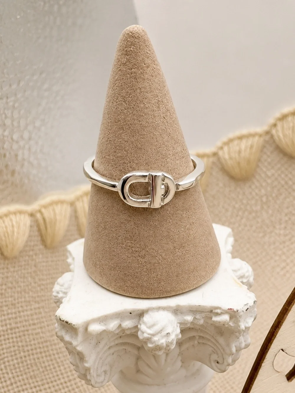 Elegant Silver Ring 8 925